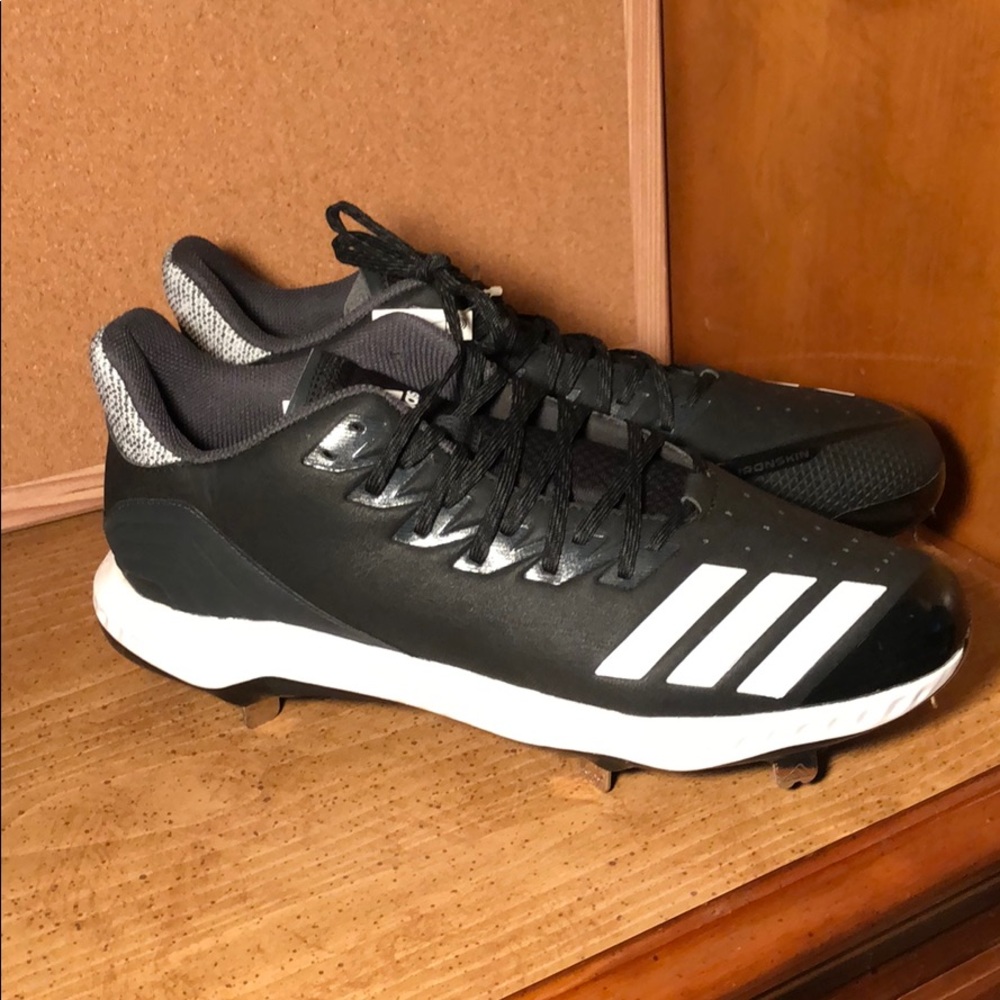 ICON BOUNCE CLEATS baseball